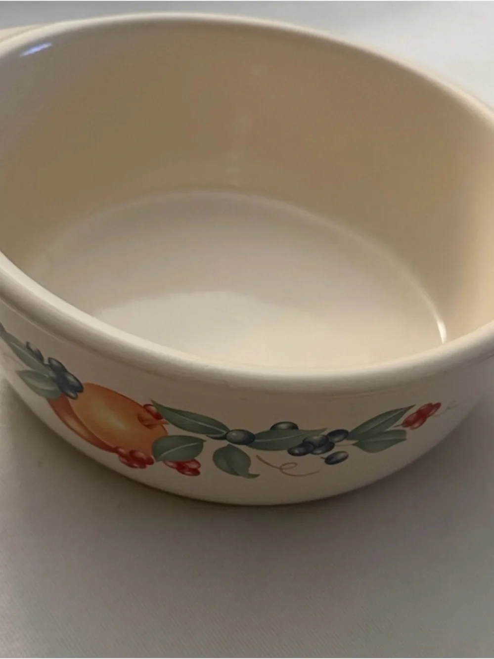 VTG  Corelle 2.5 qt Covered Casserole stone wear Fruit-Pattern
